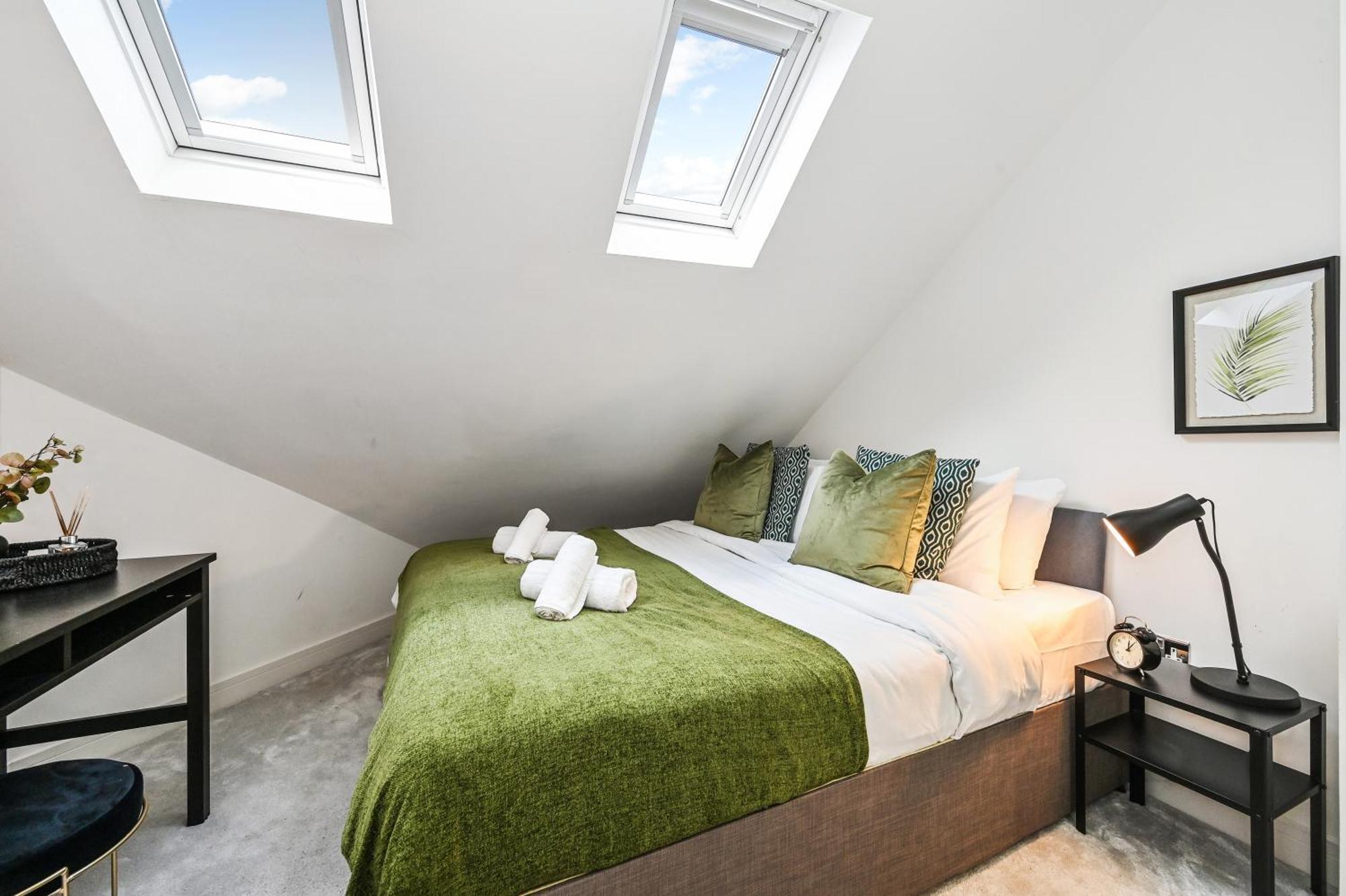 Apartment Family 1 Bed Near Centre, Free Parking, Quiet, Secure Neighbourhood